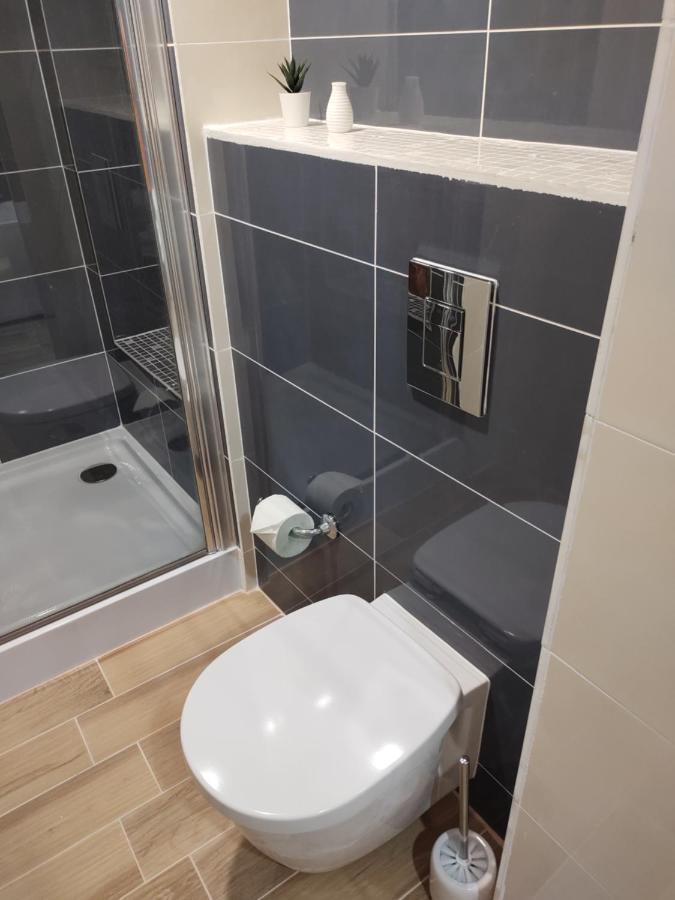 Wenie Apartment By EasyBucureşti Ngoại thất bức ảnh