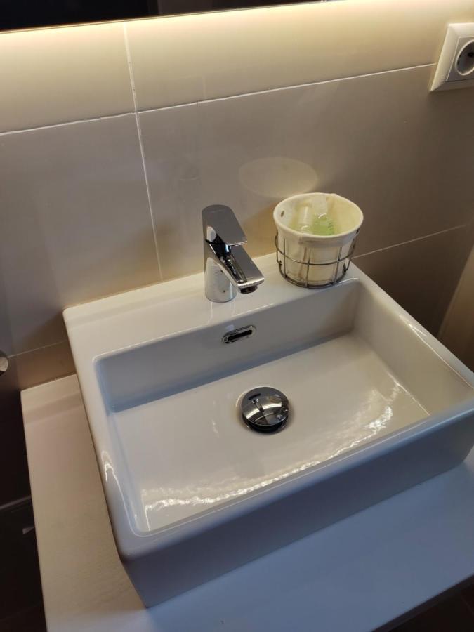 Wenie Apartment By EasyBucureşti Ngoại thất bức ảnh